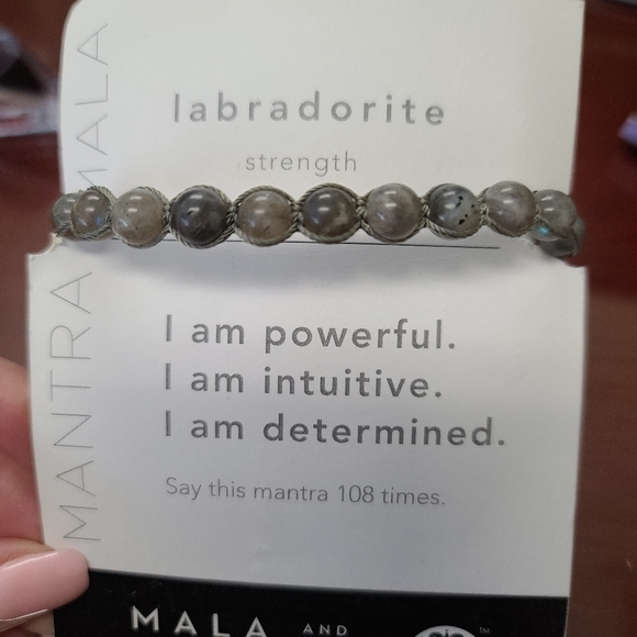 Mala and Mantra labradorite strength bracelet - Picture 6 of 6